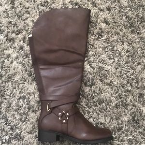 Torrid size 9 brown boots